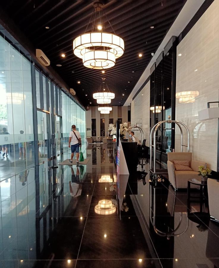 Marivic'S Place At Air Residences Makati Manila Exterior photo